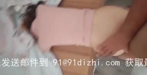 天使的面孔搭配少女独有的美臀后入